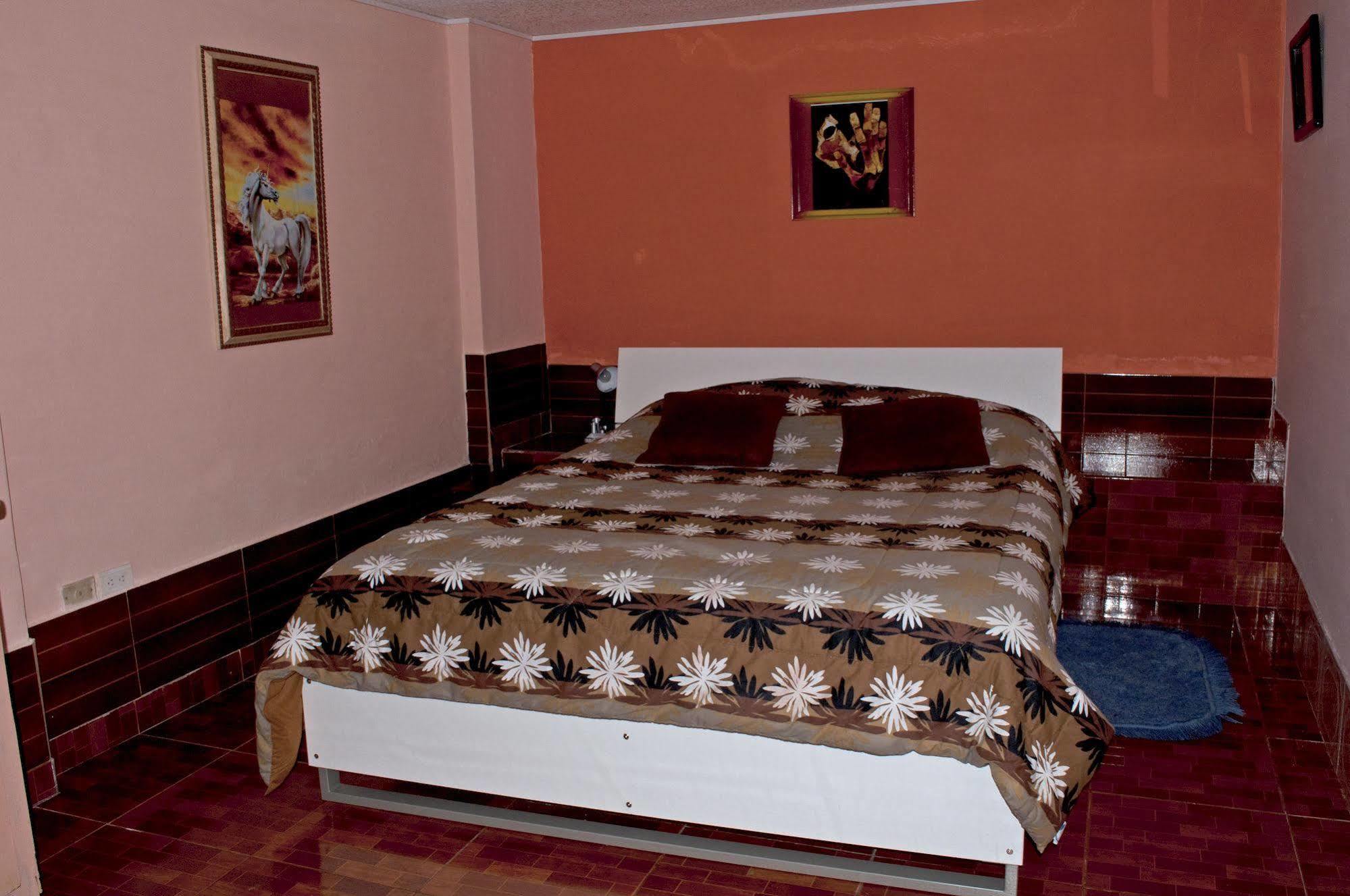 Hostal El Parque ตาบาเบลา ภายนอก รูปภาพ