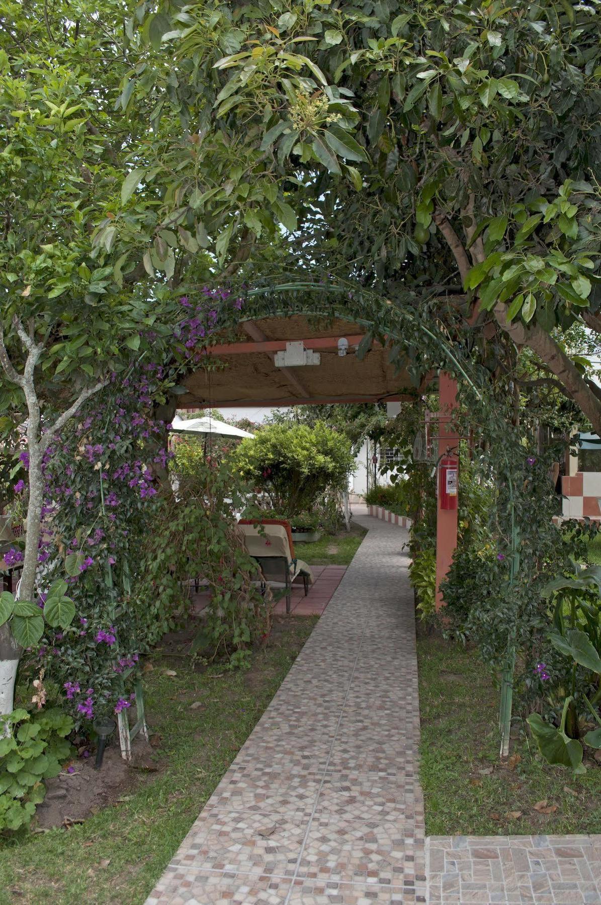 Hostal El Parque ตาบาเบลา ภายนอก รูปภาพ